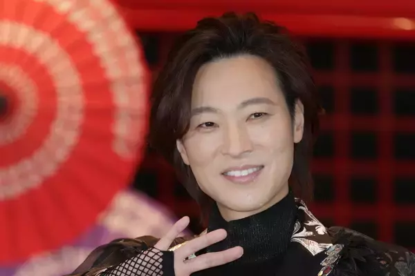 「泣く泣く不選出に」10年連続出場の山内惠介がまさかの『紅白』落選…NHK関係者明かす“方針変更”