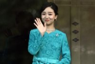 《公然わいせつ男を目撃説も浮上》佳子さま　一般参賀でお手振りを突如止め、心配そうにご表情をされた“異変”の「真相」