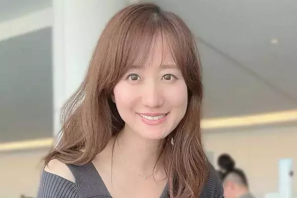 「のってますやん」45歳NHK出演の“グラマラス”気象予報士　ボディライン際立つ“ピタピタ”ニット姿が沸騰