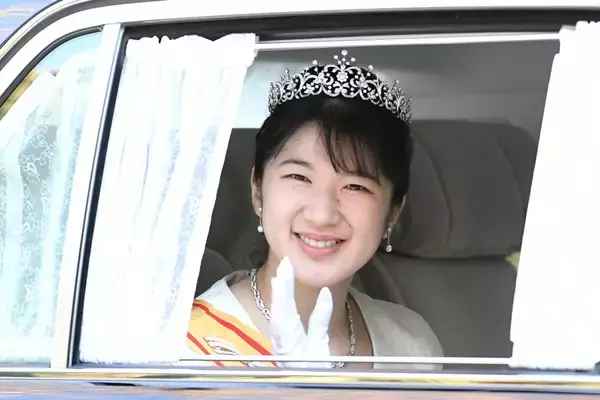 愛子さまもティアラを新調されず…私的費用「内廷費」を増額されない天皇ご一家の”ご本心”