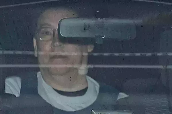 「人が亡くなってるのに」立花孝志氏　送検時の“笑顔でサムズアップ”に批判続出…逮捕2日前には“意味深発言”も