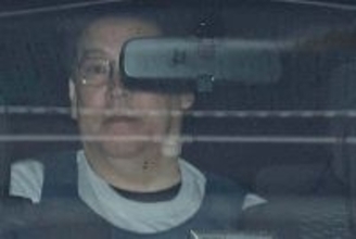 「人が亡くなってるのに」立花孝志氏　送検時の“笑顔でサムズアップ”に批判続出…逮捕2日前には“意味深発言”も