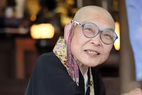《「鬼のような嫁」と陰口も》グルメ記者から尼僧に転身した伊東妙通さん　荒れ寺再建に秘めた“家族への思い”