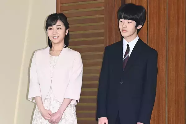 悠仁さま　同世代との懇談で懸念された“無表情”ぶり…側近退任説まで浮上する秋篠宮家の混迷