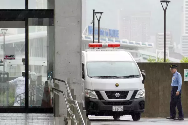 《異臭で発覚》神戸・冷凍庫に切断遺体遺棄　逮捕の元妻は「自分ひとりでやった」と供述も“残る謎”