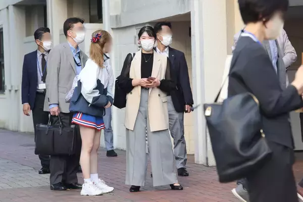 愛子さま　目撃した学園祭での“ダブルデート”　タックインの実直系男子と笑顔でご歓談