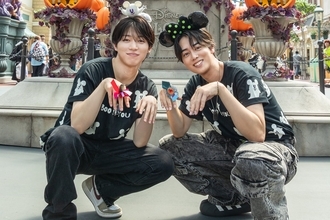 「振り付けをまねして一緒にダンス」タイプロ出身2人とまわった最新ディズニー・ハロウィーンが楽しすぎた