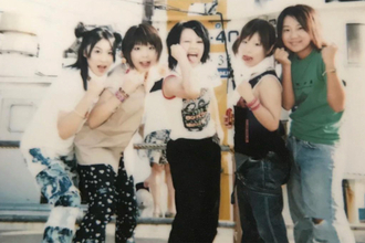 「はあ？アイドルじゃねえし」紅白出場歌手　解散から22年、タトゥー姿で再始動…観客5人、アルバイト生活、円形脱毛症を経た“パンク人生”