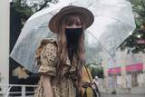 「《見るのをためらう…》一世風靡したバラドル（40）の“ピチパツ”服に驚きの声…紅白歌手と破局後の現在地」の画像1