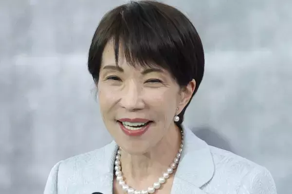 「天皇陛下より拍手が大きかった」日本維新の会の元参院議員　昭和100年記念式典の“高市首相アゲ”投稿に「失礼すぎます」と疑問続出…本人は「アイロニー」と反論