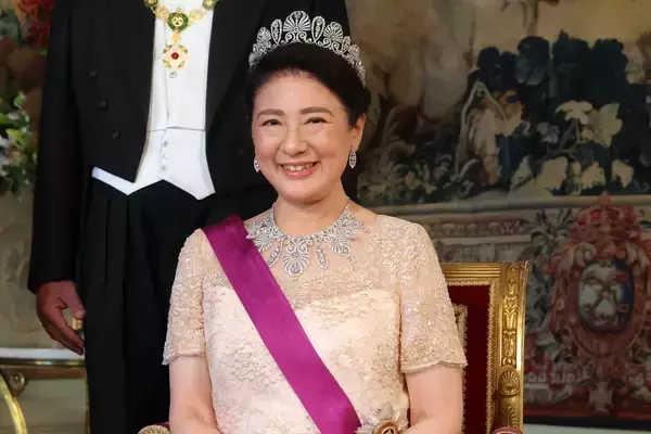 雅子さま　「フェルメール・ブルー」と「伝統工芸品のレース」のドレスで敬意を…専門家が解説する【オランダ・ベルギーご訪問ファッション】