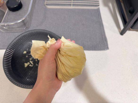 「1枚でここまで？」無印の“やぶれないキッチンシート”が優秀すぎ。家事が激減、もうキッチンペーパーに戻れない