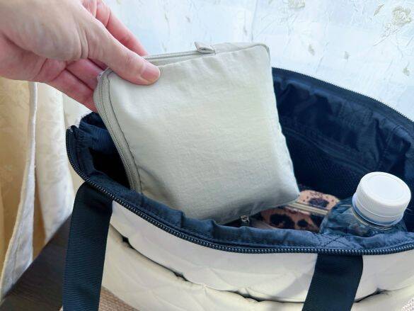 生理中の「ナプキンでポーチがパンパン…」を解決。3COINSの550円「サニタリー圧縮ポーチ」で驚くほどコンパクトに