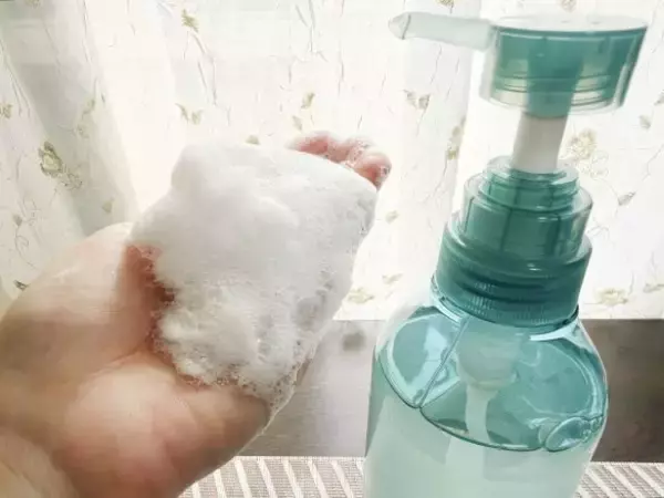 「夏のベタつき・汗だく問題を一掃！無印良品で揃う最強の“ひんやり涼感グッズ”3選」の画像