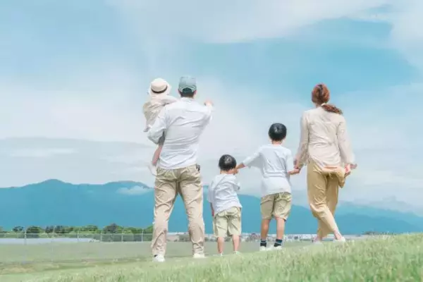 夏休みの家族旅行が激安に！新幹線が最大「約84％お得」、USJは「25％還元」の“神キャンペーン活用術”
