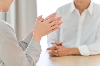 敷地内同居の義父が育てている植物が正直迷惑…「やめてほしい」と伝えるとまさかの反撃