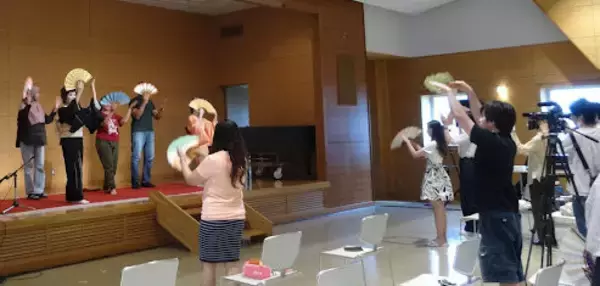 「「バカ殿様の1シーン？」芸妓さんが投稿した写真にビックリ！本人を直撃すると「普通の日常すぎて…」」の画像