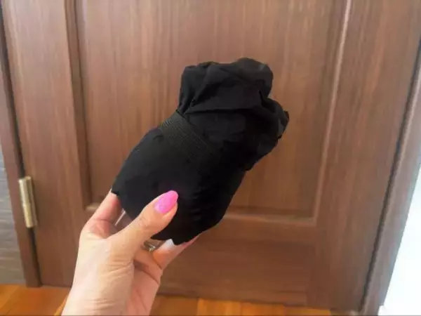 「3COINSの“背負えるエコバッグ”が使い勝手良すぎ！トートとリュックの「いいとこ取り」で買い物帰りが激変」の画像