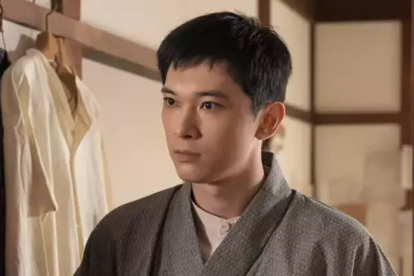 「「圧倒的存在感…」朝ドラ『ばけばけ』31歳俳優が“壁際”で輝くワケ。主演作ヒットで期待高まる中で」の画像