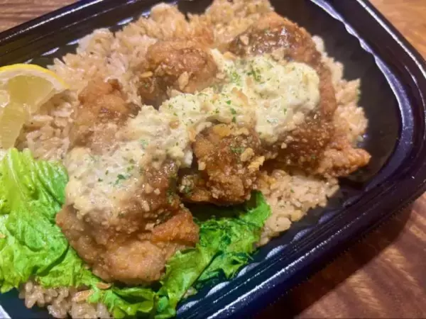 「「ドンキの惣菜って“安いけど”実際どうなの？」不安が裏切られたワケ。クセ強お惣菜5品を家族で実食したら予想外の結果に」の画像