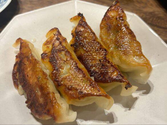 激安スーパー「ロピア」の“おトクすぎる30個入り餃子”4種を食べ比べ！ 定番の肉餃子から、中毒性抜群のにんにくマシマシまで