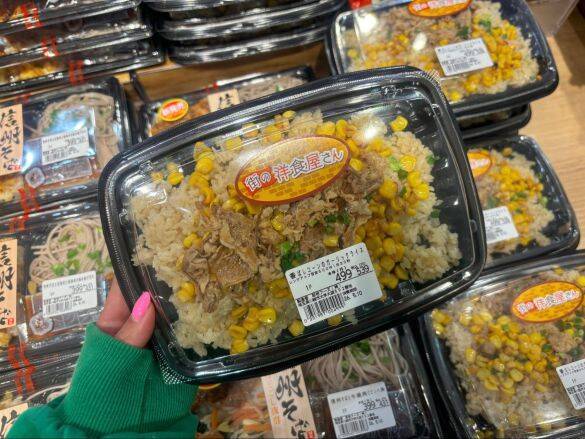 「ボリューム満点でコスパ抜群!!」“話題のスーパー”で発見。399円の天丼＆そばセット、メガ盛りチキンカツ重などおすすめ弁当4選