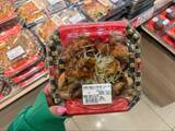 「「ボリューム満点でコスパ抜群!!」“話題のスーパー”で発見。399円の天丼＆そばセット、メガ盛りチキンカツ重などおすすめ弁当4選」の画像7