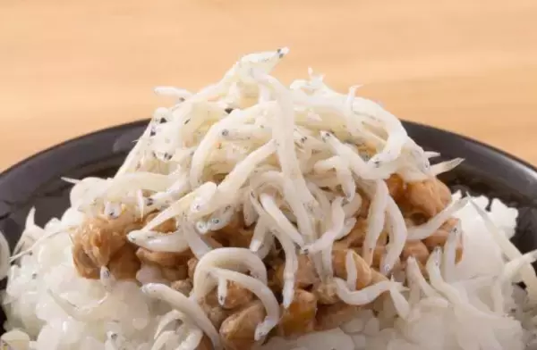 「納豆に“まぜるだけ”で健康効果が爆上がり！ スーパーですぐ買える「最高の相棒」が意外すぎた」の画像