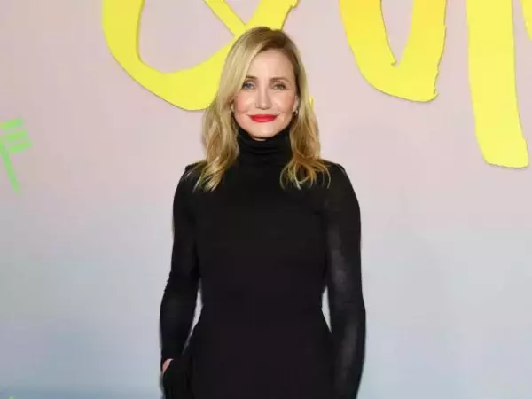 米スター女優、53歳で第3子誕生。夫が日本語交じりでサプライズ報告「ドン！！」