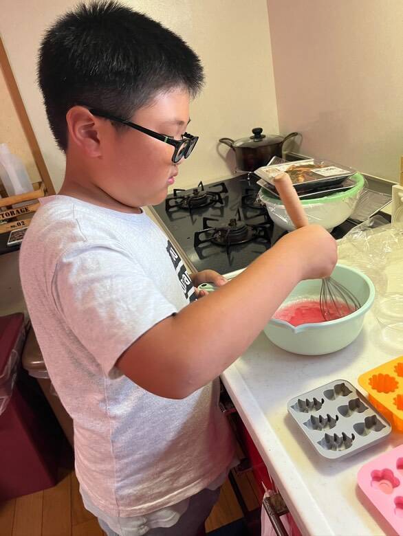 「お店レベル」小3男子が作るメニューに衝撃！→なぜこんなに料理上手に？本人とパパママに聞いてみた