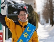 中道・幹事長の26歳次男はモデル兼俳優！「超絶イケメン」と話題も、対談動画で見せた“意外な素顔”