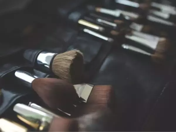 「「どう頑張っても、メイクがヘタ」な人がやりがちなNG習慣6つ」の画像