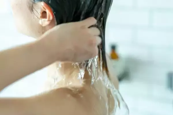 「夏の頭皮をボロボロにする「NG行為」とは？予約の取れない鍼灸師が明かす意外な事実」の画像