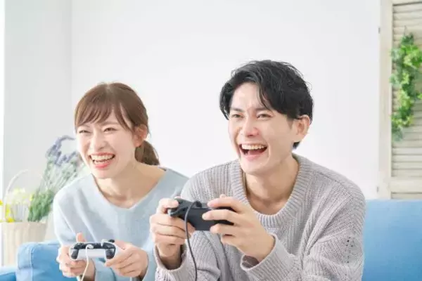 彼のスマホでゲームしてたら「男の子だったよ」とLINEが…やりとりを遡ってわかった“驚愕の事実”／恋愛人気記事BEST