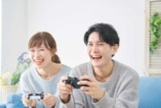 彼のスマホでゲームしてたら「男の子だったよ」とLINEが…やりとりを遡ってわかった“驚愕の事実”／恋愛人気記事BEST