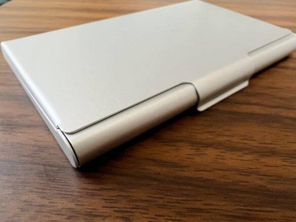 スマホ決済派の“お財布未満”にちょうどいい！身軽に出かけたい日の「無印良品ミニケース」ガチ比較