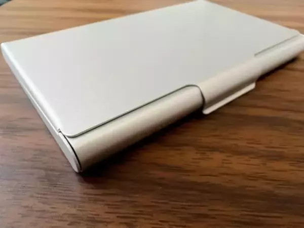 「スマホ決済派の“お財布未満”にちょうどいい！身軽に出かけたい日の「無印良品ミニケース」ガチ比較」の画像