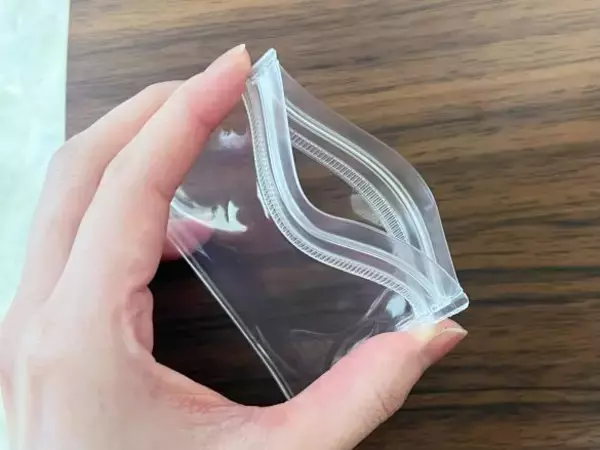 「スマホ決済派の“お財布未満”にちょうどいい！身軽に出かけたい日の「無印良品ミニケース」ガチ比較」の画像