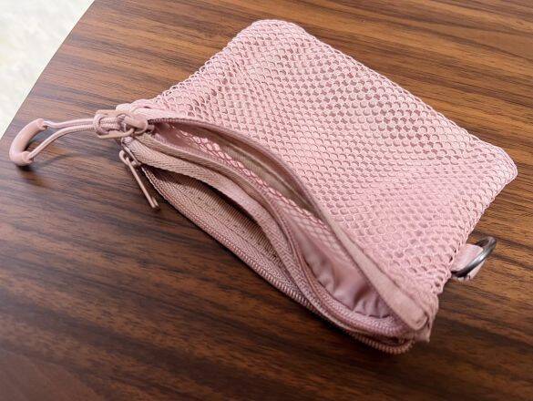 スマホ決済派の“お財布未満”にちょうどいい！身軽に出かけたい日の「無印良品ミニケース」ガチ比較