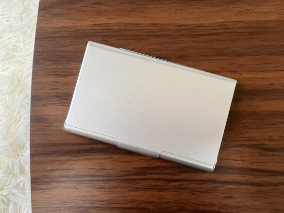 スマホ決済派の“お財布未満”にちょうどいい！身軽に出かけたい日の「無印良品ミニケース」ガチ比較