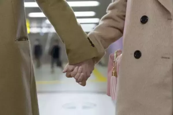 不倫に苦しむ独身女性が友人に悩みを打ち明けたら、意外な結果に…／恋愛人気記事BEST