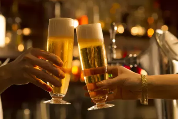 「不倫に苦しむ独身女性が友人に悩みを打ち明けたら、意外な結果に…／恋愛人気記事BEST」の画像