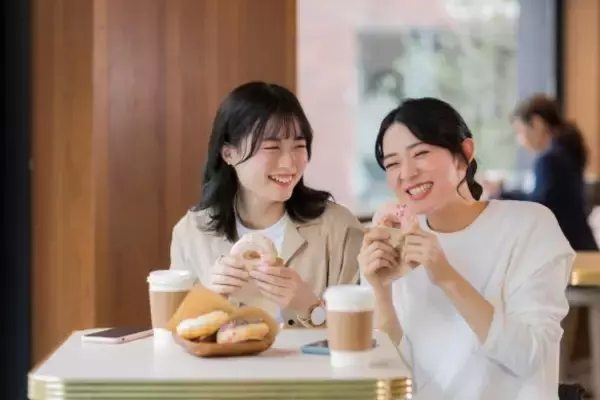 「友人や同僚からの「気が乗らない誘い」大人の“スマートな断り方”とは？ ファーストクラスCAはこう言う」の画像