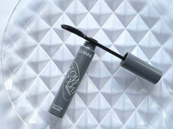 40代「アイメイクを盛るほど老けて見える」問題。660円の“引き算マスカラ”で簡単に若見え！