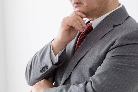 優先席で“足を広げて座る若者”、誰も注意できずにいたら…中年男性の“追い込み方”が強すぎた