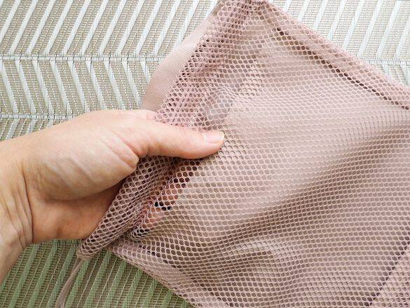 メッシュポーチの「中身丸見え問題」を解決！無印良品アイテム1つで「通気性」と「隠したい」も両立できた｜無印良品週間に買いたいもの