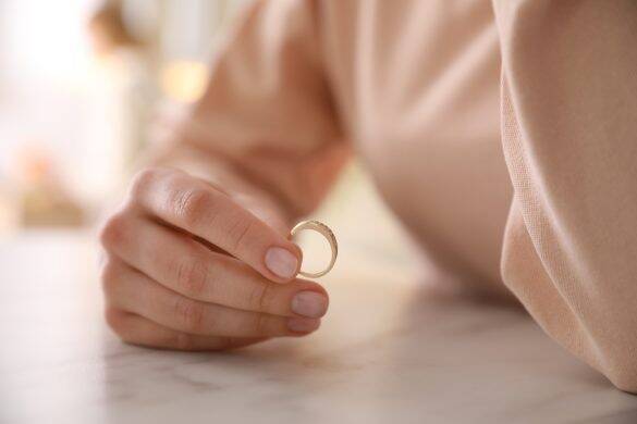 「あなただったの?!」夫の不倫現場に突撃したら…相手が“見覚えのありすぎる女性”で怒り倍増
