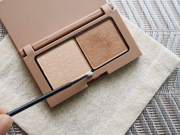 メイクの“はみ出し直し”ストレス→ダイソーの「使い捨て極細ブラシ」で解消！ポーチに入れておきたい