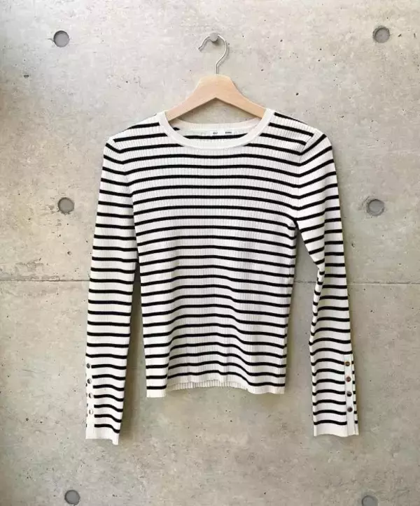 「GUのニットが「2,490円なのにチープさゼロ」でスタイルUP！ 40代が買いたい“ユニクロ＆GU高評価アイテム”を3つ厳選」の画像