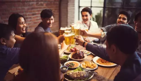 「隣人が駐車スペースでBBQ、打ち上げ花火…注意もガン無視→110番通報した結果／2025 人気記事top5」の画像